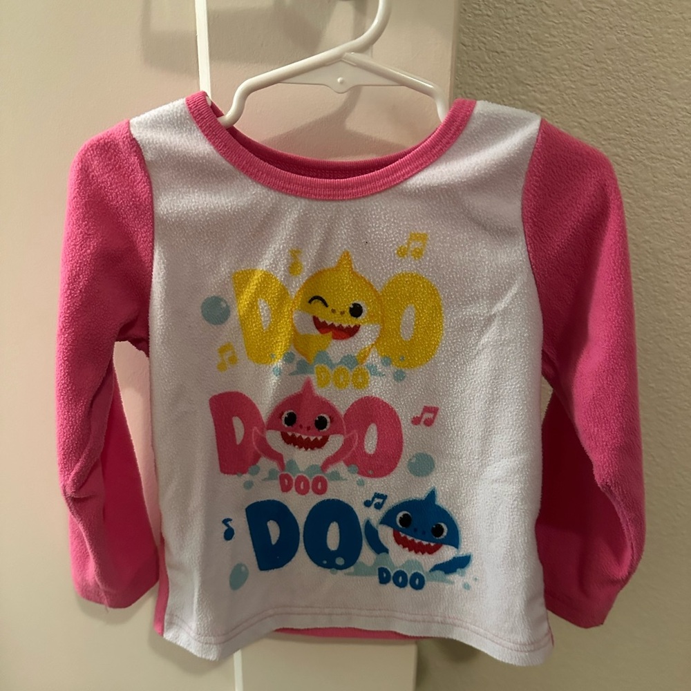 Kids' Pink and White Graphic Long Sleeve Tee pajama top/bottoms/slippers bundle